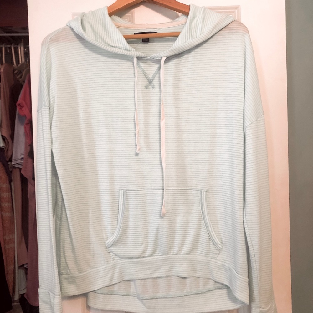 Cute, casual striped sweatshirt!!